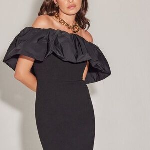 Zara Elegant Black Off-Shoulder Dress size small